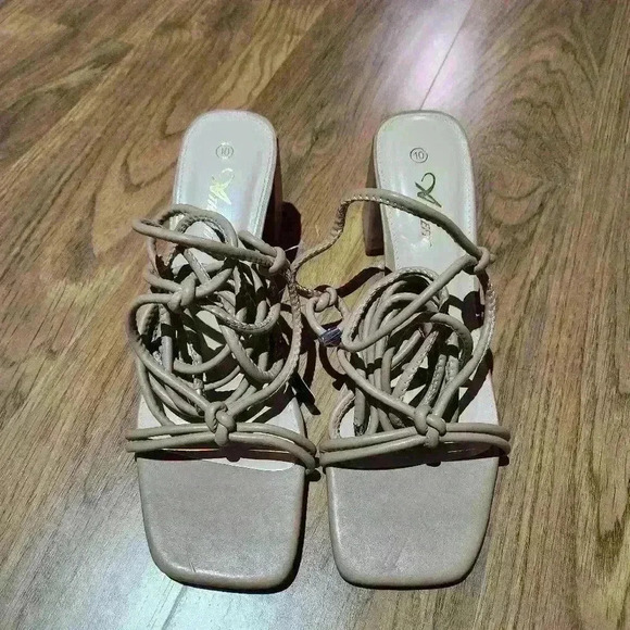 Athlefit Square Toe Chunky Heels, Size 10 - Picture 4 of 7